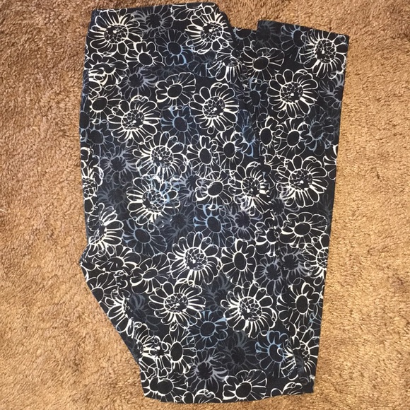 LuLaRoe set of 3 one size leggings - Picture 2 of 5